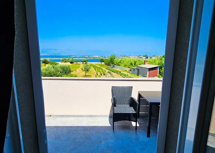 Апартаменты Sonia Нин